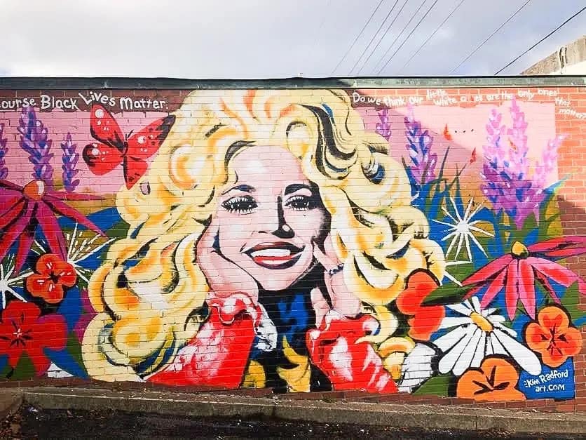 Dolly Parton Nashville mural