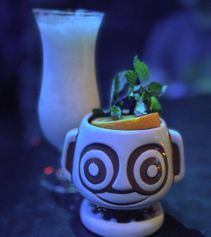 cocktails at trader sams grog grotto