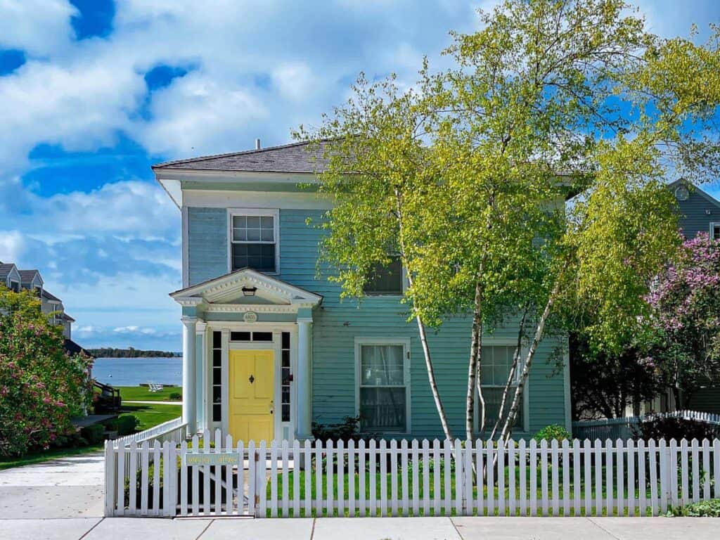 houses and inns on mackinac island11