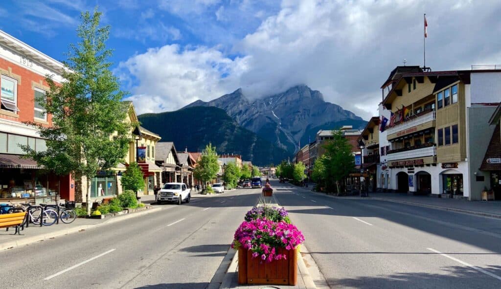 pictures of banff downtown