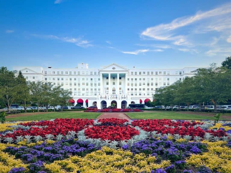 the greenbrier ultimate guide to america's resort