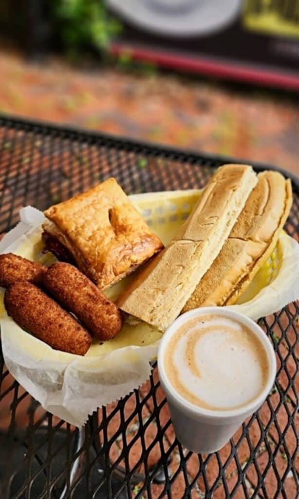 hola cuban cafe